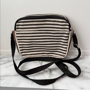 Thirty-One Gifts Organizing Shoulder Crossbody Bag black and white stripes